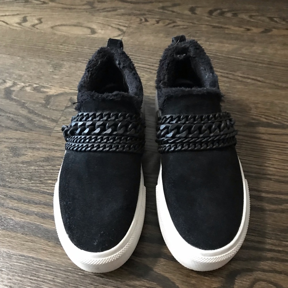 Kendall & Kylie slip on sneakers